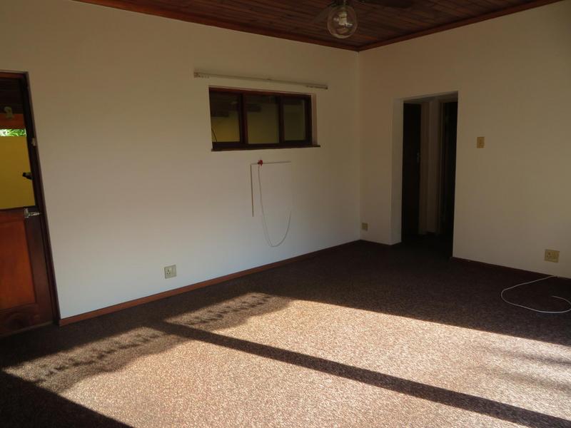 To Let 5 Bedroom Property for Rent in Mikro Park Western Cape